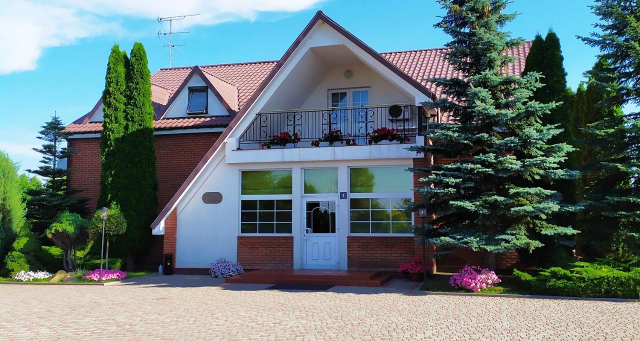 Euro Motel Lyuboml Bagian luar foto