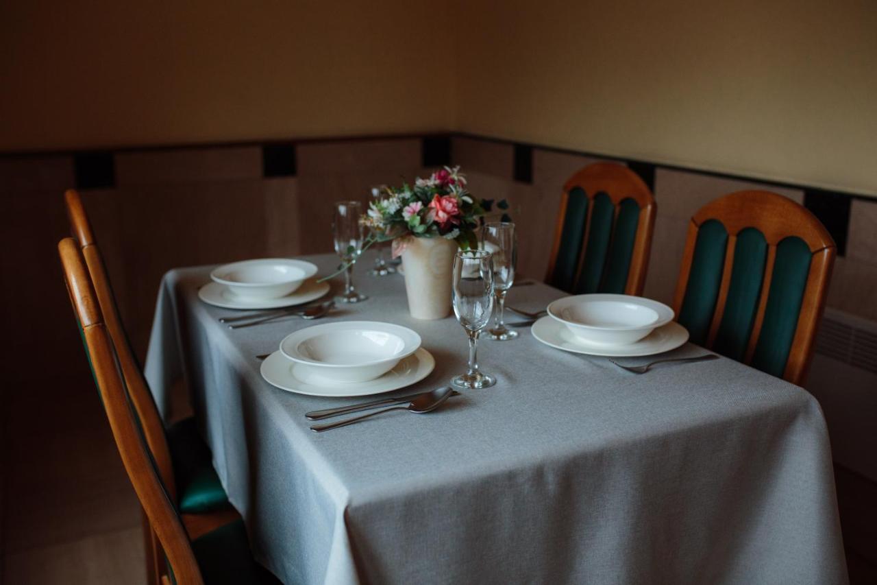 Euro Motel Lyuboml Bagian luar foto