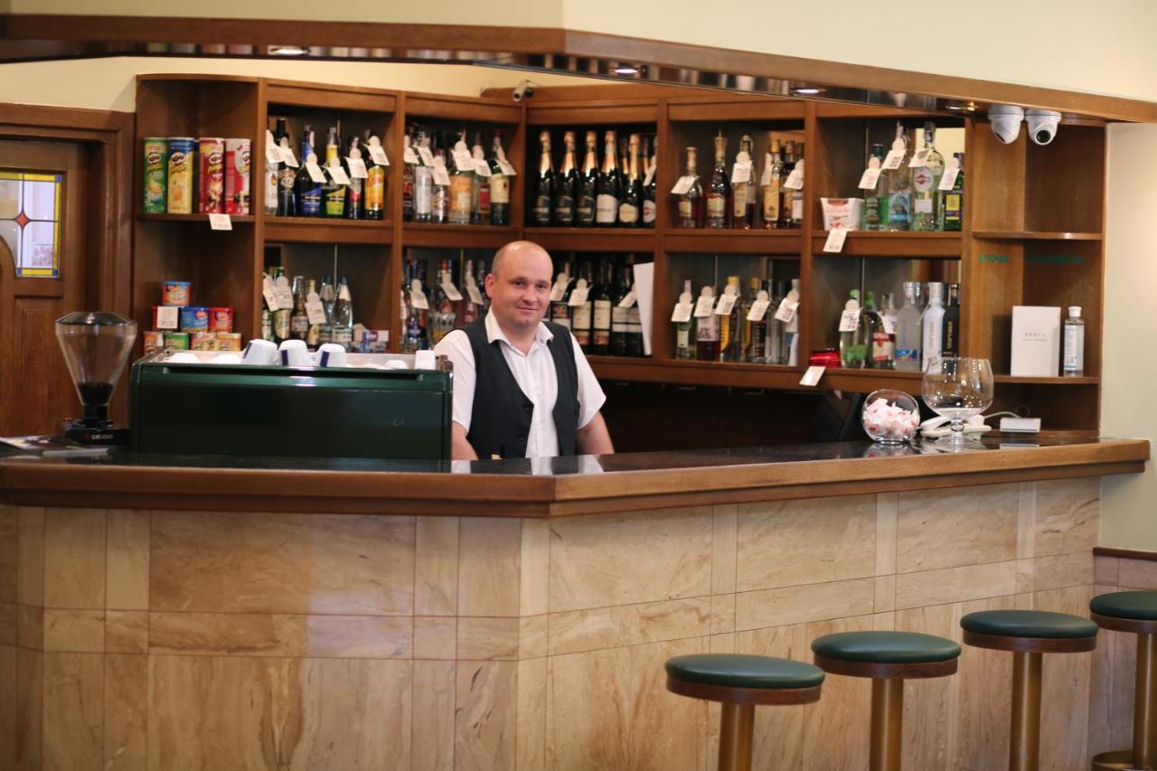 Euro Motel Lyuboml Bagian luar foto