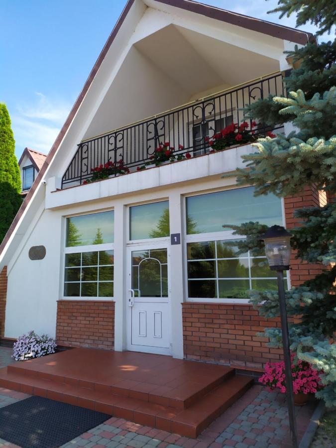 Euro Motel Lyuboml Bagian luar foto