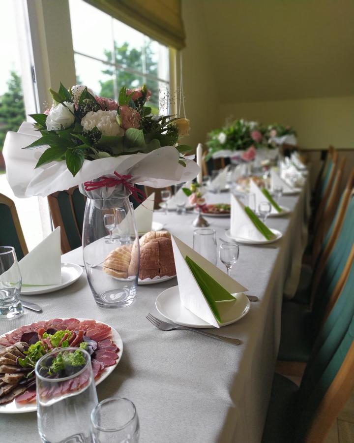Euro Motel Lyuboml Bagian luar foto
