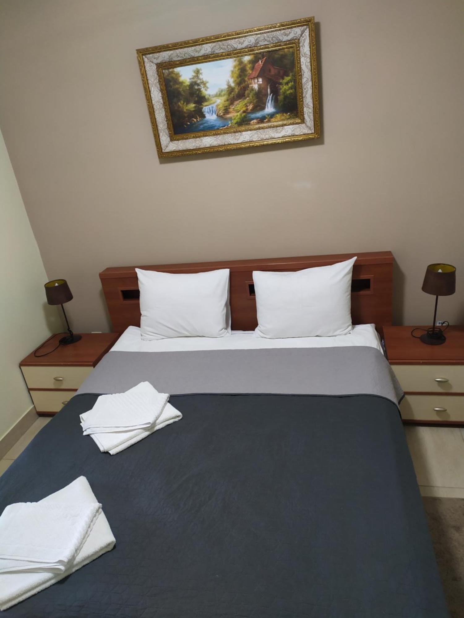 Euro Motel Lyuboml Bagian luar foto