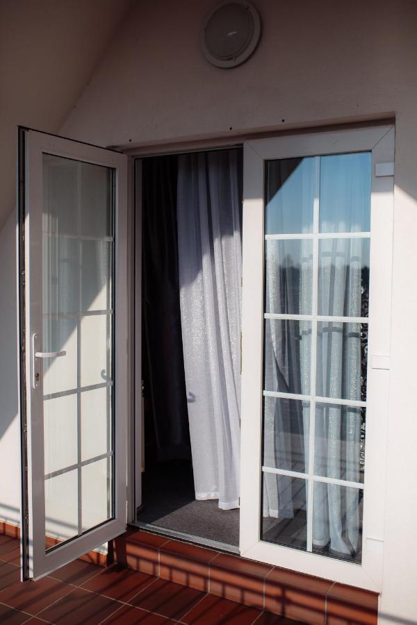 Euro Motel Lyuboml Bagian luar foto